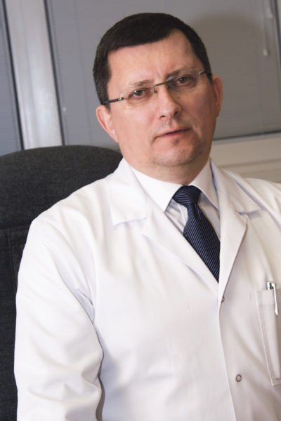 Aptuveni katra trešā plaušu slimība ir orfāna. Tās var skart elpceļus, pleiru un videni, taču visvairāk to ir starp tā saucamajām difūzajām plaušu parenhīmas slimībām. Šīs slimības skar tieši to plaušu daļu, kur notiek gāzu maiņa – mazā asinsrites loka kapilāros asinis caur alveolu sienu uzņem skābekli un izdala ogļskābo gāzi.