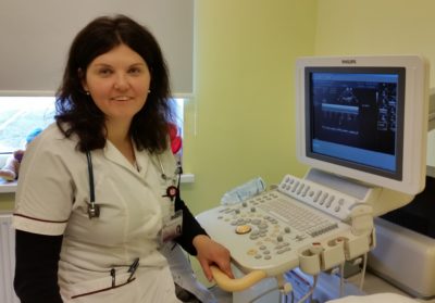 Elīna Ligere: «Profilakses nolūkos EKG būtu ieteicama visiem bērniem 6–7 gadu vecumā, uzsākot skolas gaitas, sporta treniņus, lai atrastu bērnus, kuriem varētu būt sirds veselības problēmas.» Foto: No BKUS arhīva